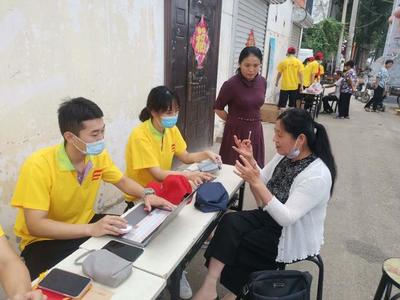 菏澤學院黨員“雙報到” 深入社區(qū)踐初心，健康咨詢暖人心